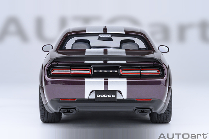 71762 1/18 DODGE CHALLENGER SRT JAILBREAK 2022 (HELLRAISIN/PURPLE)