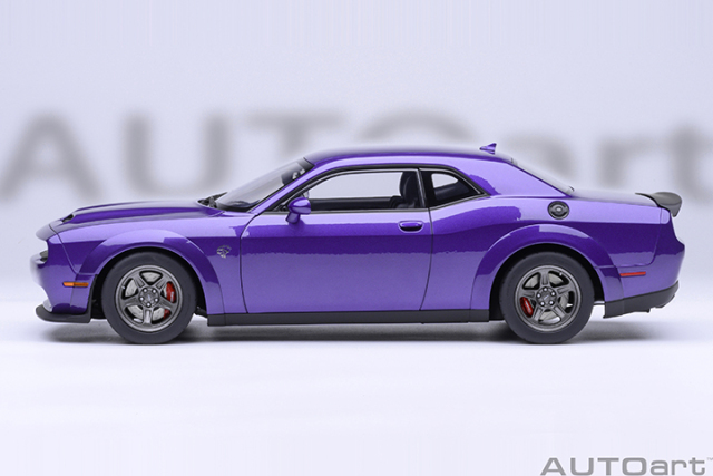 71768 1/18 DODGE CHALLENGER SRT SUPER STOCK 2023 (PLUM CRAZY/PURPLE)
