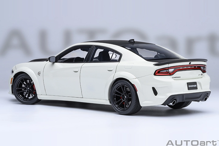 71751 1/18 DODGE CHARGER SRT HELLCAT REDEYE JAILBREAK (KNUCKLE WHITE)