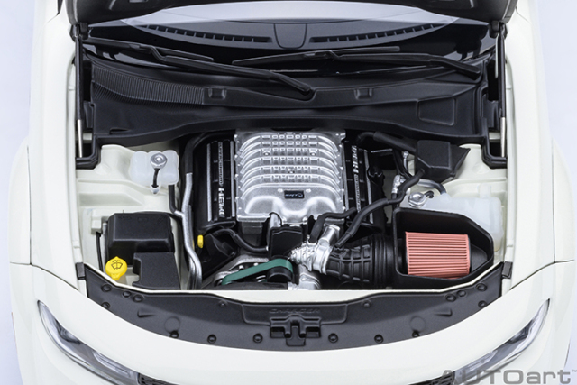 71751 1/18 DODGE CHARGER SRT HELLCAT REDEYE JAILBREAK (KNUCKLE WHITE)