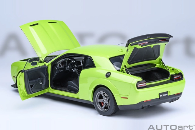 71769 1/18 DODGE CHALLENGER SRT SUPER STOCK 2023 (SUBLIME/GREEN)