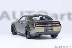 71761 1/18 DODGE CHALLENGER SRT JAILBREAK 2022 (F8 GREEN)