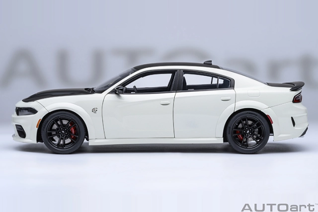 71751 1/18 DODGE CHARGER SRT HELLCAT REDEYE JAILBREAK (KNUCKLE WHITE)
