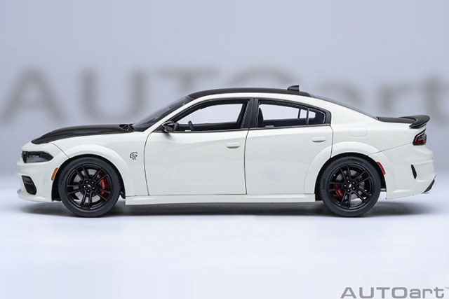 71751 1/18 DODGE CHARGER SRT HELLCAT REDEYE JAILBREAK (KNUCKLE WHITE)