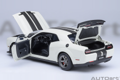 71766 1/18 DODGE CHALLENGER SRT SUPER STOCK 2023 (KNUCKLE WHITE)