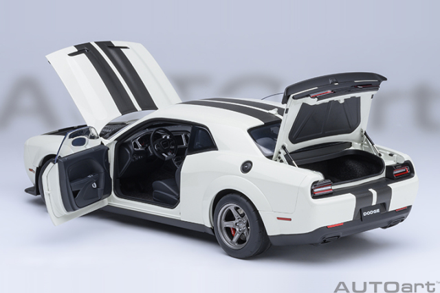 71766 1/18 DODGE CHALLENGER SRT SUPER STOCK 2023 (KNUCKLE WHITE)