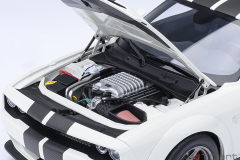 71766 1/18 DODGE CHALLENGER SRT SUPER STOCK 2023 (KNUCKLE WHITE)