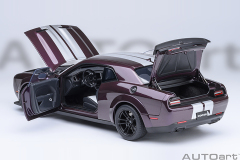 71762 1/18 DODGE CHALLENGER SRT JAILBREAK 2022 (HELLRAISIN/PURPLE)