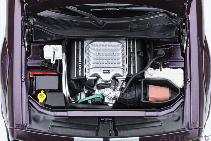 71762 1/18 DODGE CHALLENGER SRT JAILBREAK 2022 (HELLRAISIN/PURPLE)