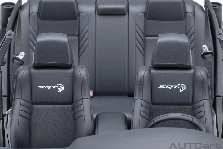 71751 1/18 DODGE CHARGER SRT HELLCAT REDEYE JAILBREAK (KNUCKLE WHITE)