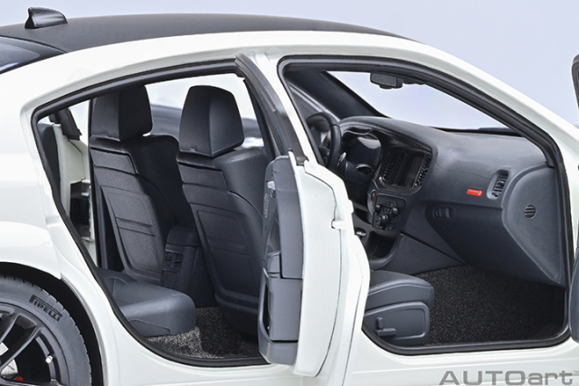 71751 1/18 DODGE CHARGER SRT HELLCAT REDEYE JAILBREAK (KNUCKLE WHITE)