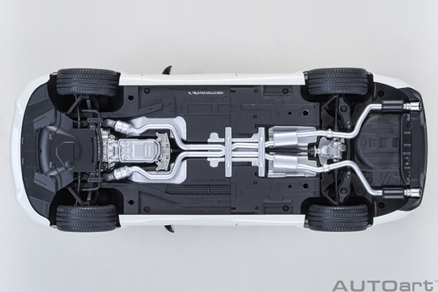 71751 1/18 DODGE CHARGER SRT HELLCAT REDEYE JAILBREAK (KNUCKLE WHITE)