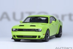 71769 1/18 DODGE CHALLENGER SRT SUPER STOCK 2023 (SUBLIME/GREEN)