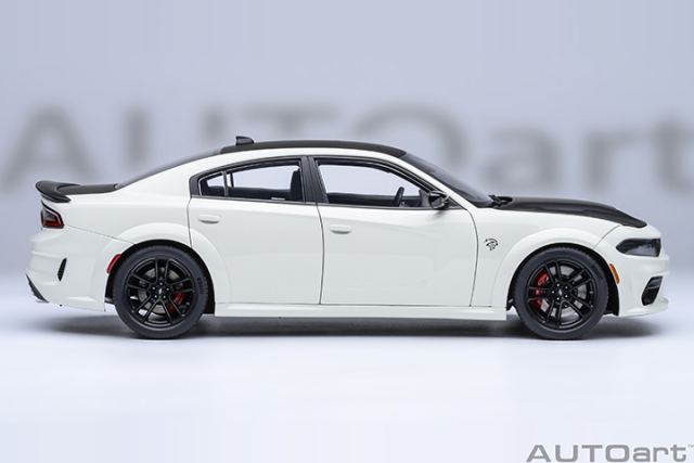 71751 1/18 DODGE CHARGER SRT HELLCAT REDEYE JAILBREAK (KNUCKLE WHITE)