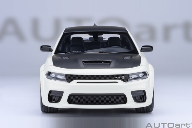 71751 1/18 DODGE CHARGER SRT HELLCAT REDEYE JAILBREAK (KNUCKLE WHITE)