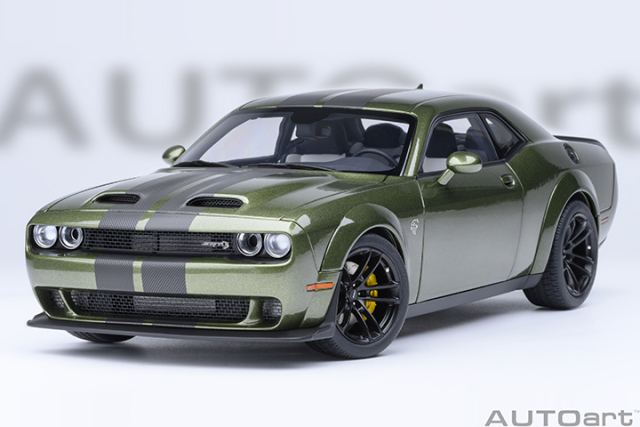 71761 1/18 DODGE CHALLENGER SRT JAILBREAK 2022 (F8 GREEN)