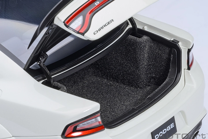 71751 1/18 DODGE CHARGER SRT HELLCAT REDEYE JAILBREAK (KNUCKLE WHITE)
