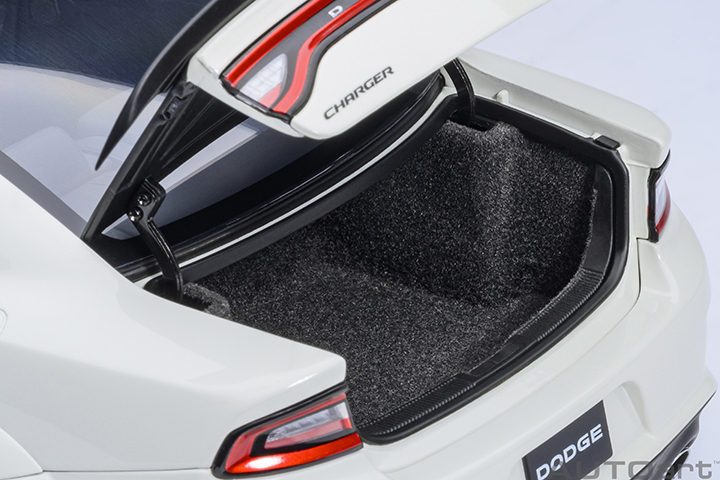 71751 1/18 DODGE CHARGER SRT HELLCAT REDEYE JAILBREAK (KNUCKLE WHITE)