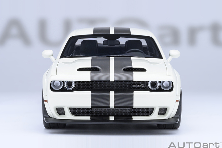 71766 1/18 DODGE CHALLENGER SRT SUPER STOCK 2023 (KNUCKLE WHITE)