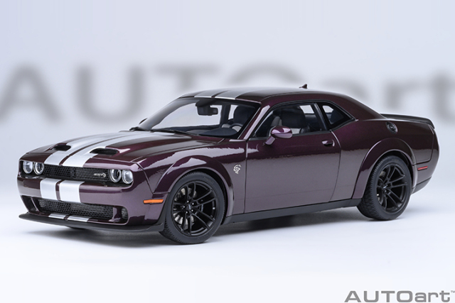 71762 1/18 DODGE CHALLENGER SRT JAILBREAK 2022 (HELLRAISIN/PURPLE)