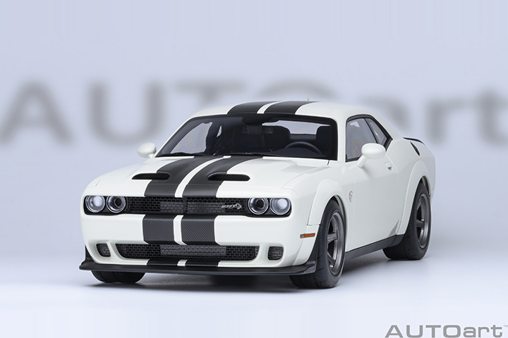 71766 1/18 DODGE CHALLENGER SRT SUPER STOCK 2023 (KNUCKLE WHITE)