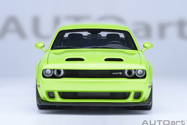 71769 1/18 DODGE CHALLENGER SRT SUPER STOCK 2023 (SUBLIME/GREEN)