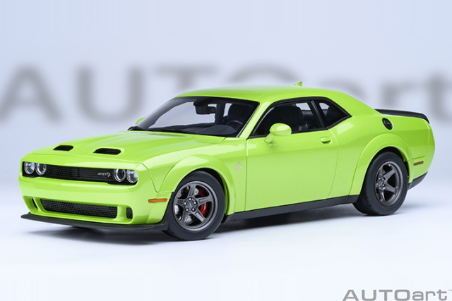 71769 1/18 DODGE CHALLENGER SRT SUPER STOCK 2023 (SUBLIME/GREEN)