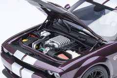 71762 1/18 DODGE CHALLENGER SRT JAILBREAK 2022 (HELLRAISIN/PURPLE)