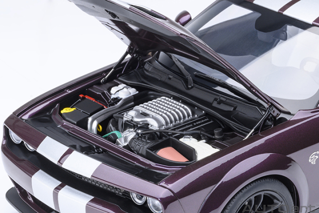 71762 1/18 DODGE CHALLENGER SRT JAILBREAK 2022 (HELLRAISIN/PURPLE)