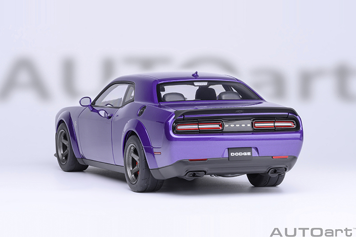 71768 1/18 DODGE CHALLENGER SRT SUPER STOCK 2023 (PLUM CRAZY/PURPLE)