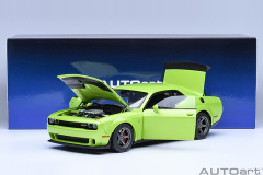 71769 1/18 DODGE CHALLENGER SRT SUPER STOCK 2023 (SUBLIME/GREEN)