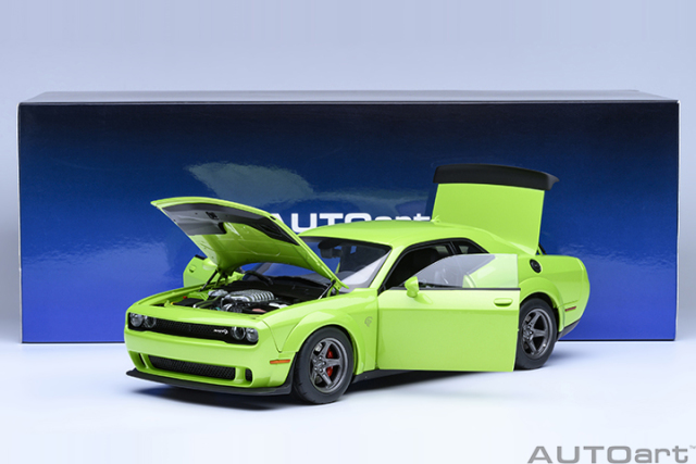 71769 1/18 DODGE CHALLENGER SRT SUPER STOCK 2023 (SUBLIME/GREEN)