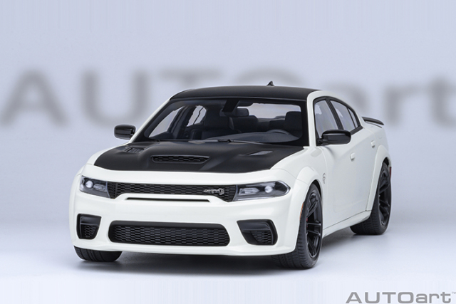 71751 1/18 DODGE CHARGER SRT HELLCAT REDEYE JAILBREAK (KNUCKLE WHITE)