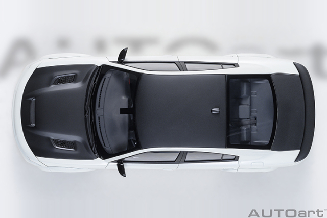 71751 1/18 DODGE CHARGER SRT HELLCAT REDEYE JAILBREAK (KNUCKLE WHITE)