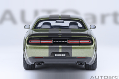 71761 1/18 DODGE CHALLENGER SRT JAILBREAK 2022 (F8 GREEN)
