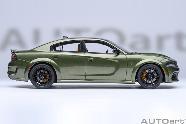 71752 1/18 DODGE CHARGER SRT HELLCAT REDEYE JAILBREAK (F8 GREEN)