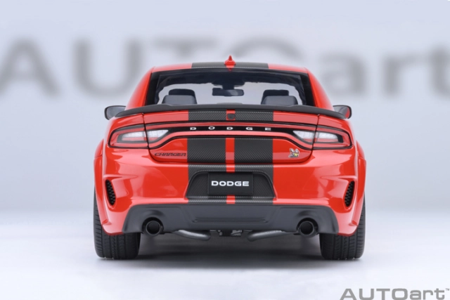 71759 1/18 DODGE CHARGER SCAT PACK WIDEBODY (TORRED)