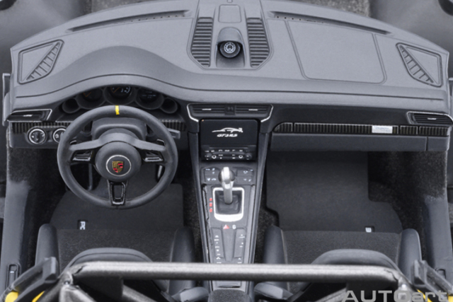 78178 1/18 PORSCHE 911 (991.2) GT3 RS WEISSACH PACKAGE ( RACING YELLOW )