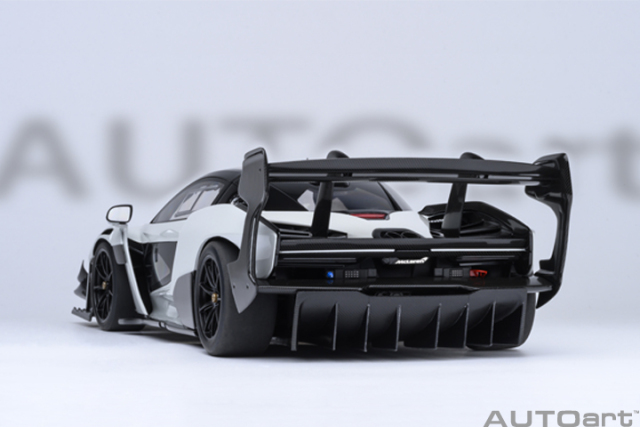 81953 1/18 McLAREN SENNA GTR (SILICA WHITE)