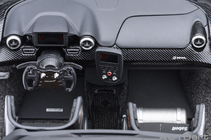 81953 1/18 McLAREN SENNA GTR (SILICA WHITE)