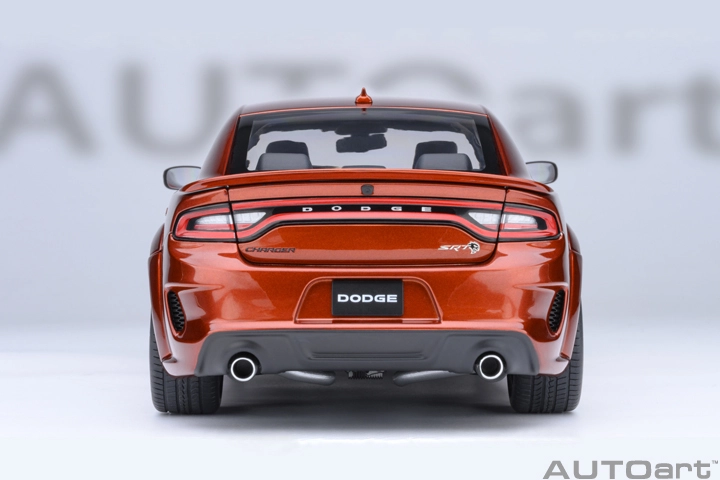 71755 1/18 DODGE CHARGER SRT HELLCAT REDEYE JAILBREAK (SINAMON STICK)