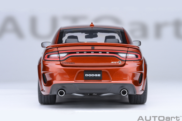 71755 1/18 DODGE CHARGER SRT HELLCAT REDEYE JAILBREAK (SINAMON STICK)