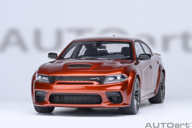 71755 1/18 DODGE CHARGER SRT HELLCAT REDEYE JAILBREAK (SINAMON STICK)