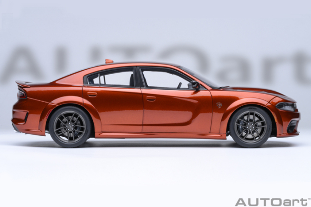 71755 1/18 DODGE CHARGER SRT HELLCAT REDEYE JAILBREAK (SINAMON STICK)