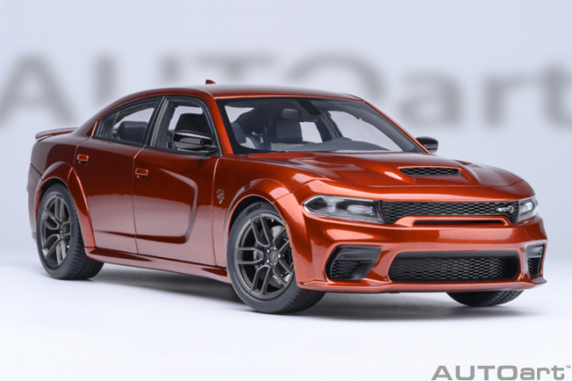 71755 1/18 DODGE CHARGER SRT HELLCAT REDEYE JAILBREAK (SINAMON STICK)
