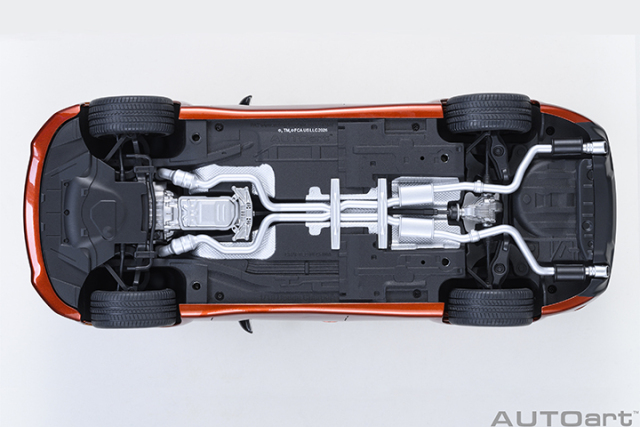 71755 1/18 DODGE CHARGER SRT HELLCAT REDEYE JAILBREAK (SINAMON STICK)