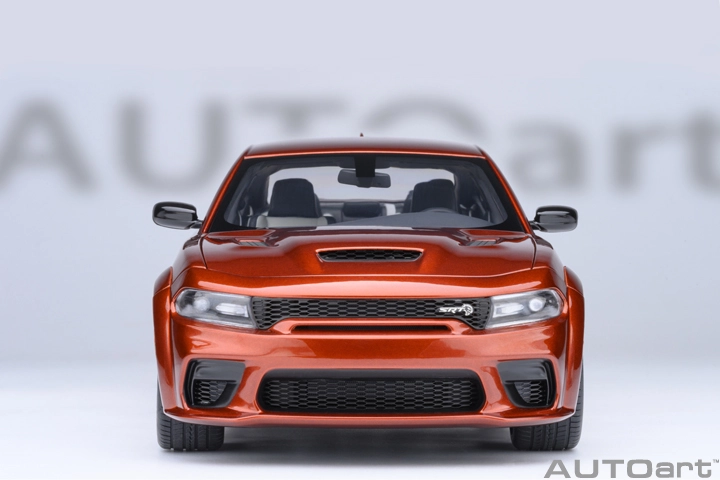 71755 1/18 DODGE CHARGER SRT HELLCAT REDEYE JAILBREAK (SINAMON STICK)