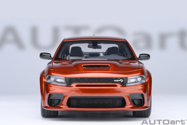 71755 1/18 DODGE CHARGER SRT HELLCAT REDEYE JAILBREAK (SINAMON STICK)