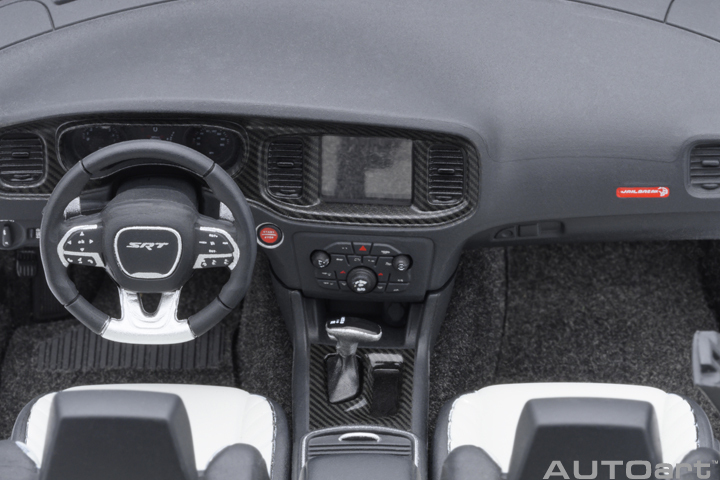 71755 1/18 DODGE CHARGER SRT HELLCAT REDEYE JAILBREAK (SINAMON STICK)