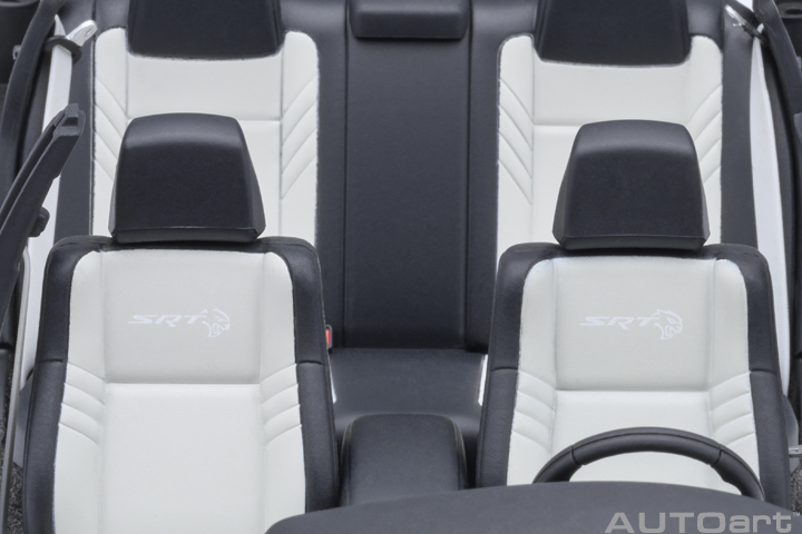 71755 1/18 DODGE CHARGER SRT HELLCAT REDEYE JAILBREAK (SINAMON STICK)